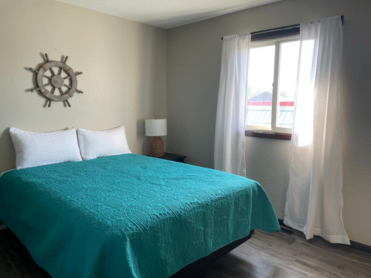 3 Bedroom Condo With Lake Pepin Views With Access To Shared Outdoor Pool Lake City Luaran gambar