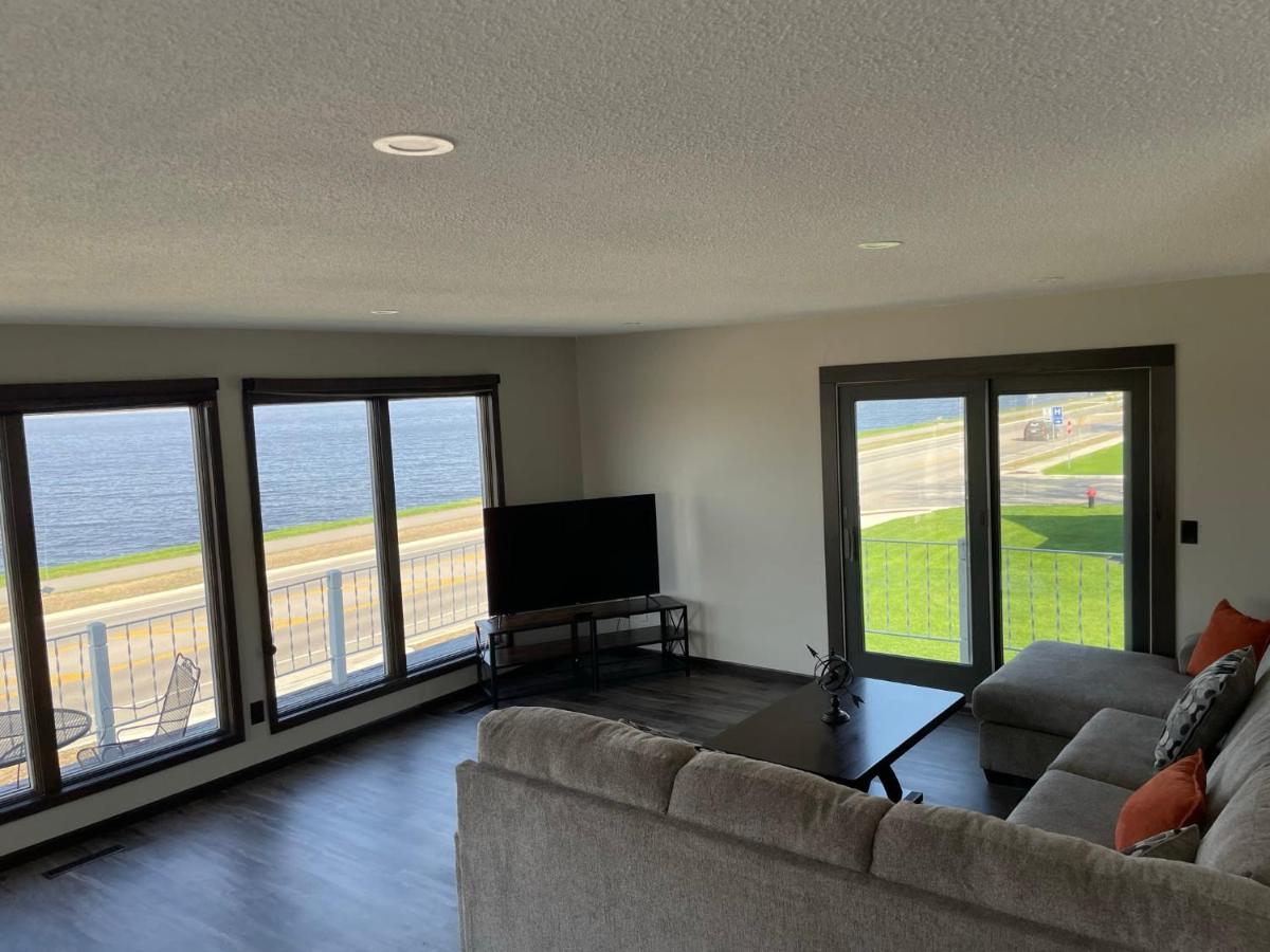 3 Bedroom Condo With Lake Pepin Views With Access To Shared Outdoor Pool Lake City Luaran gambar